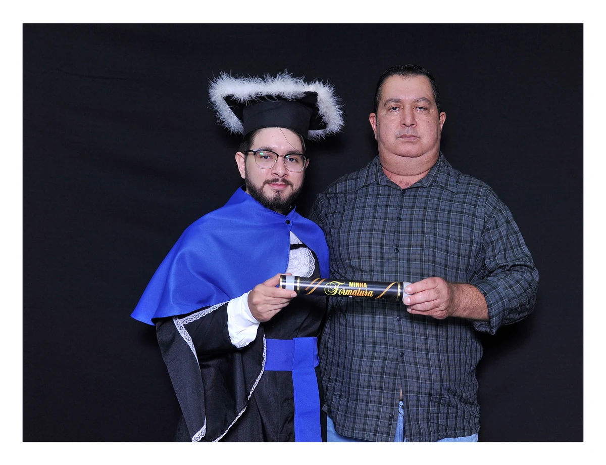 Luciano Martins e seu pai, Major Luciano Martins da Silva, na formatura em Engenharia de Software — 22 de janeiro de 2025